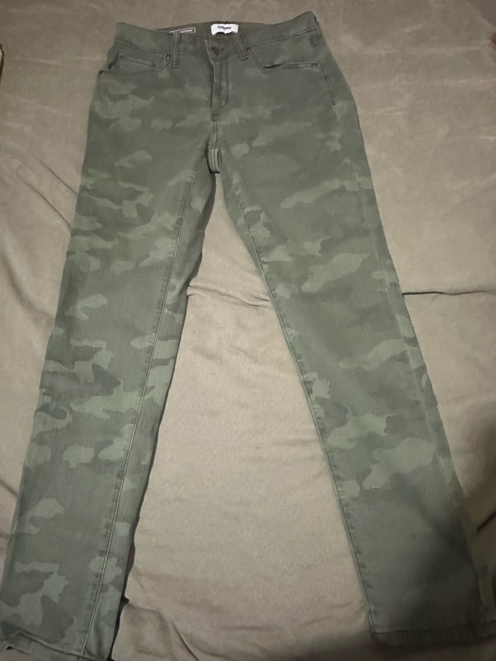 Women's Skinny Camo Jeans in Olive Green
